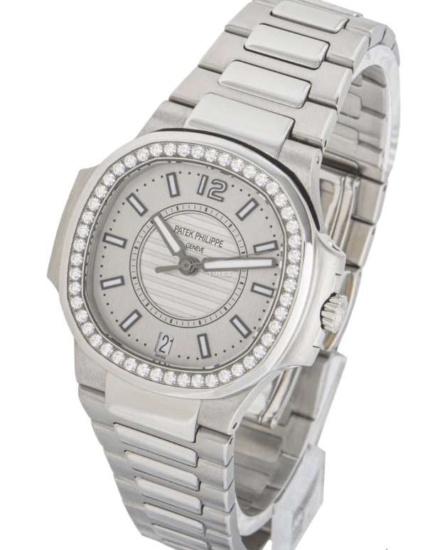 Patek Philippe,Nautilus 33.60mm,33.60mm,Stainless Steel,Silver White,Automatic,Day,45hours,7008,7008/1A-011