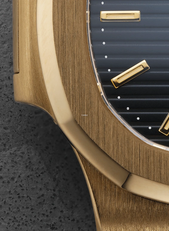 Patek Philippe,Nautilus 40mm,40mm,Yellow Gold,Dark Blue,Automatic,Day,38hours,3800,3800/001