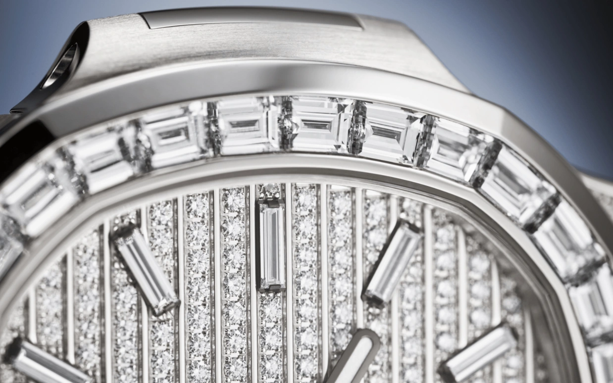 Patek Philippe,Nautilus 41mm,41mm,White Gold,Silver,Automatic,45hours,In-house Caliber,5811,5811/1460G-001