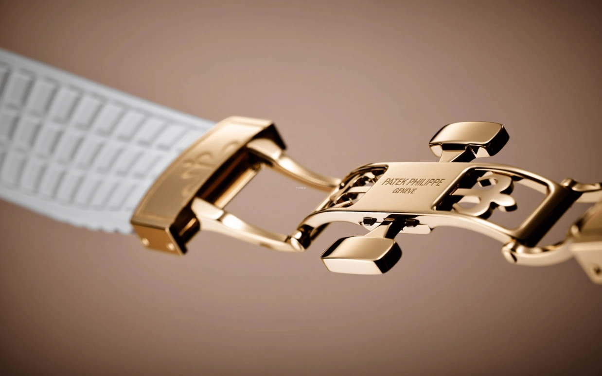 Patek Philippe,Aquanaut 38.80mm,38.80mm,Rose Gold,White,Quartz,In-house Caliber,Sapphire,5269,5269/200R-001