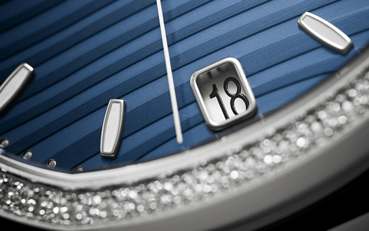 Patek Philippe,Nautilus 35.20mm,35.20mm,Stainless Steel,Blue,Automatic,Day,45hours,7118,7118/1200A-001
