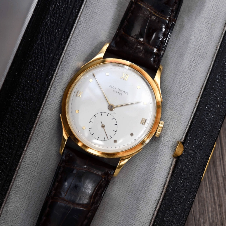 Patek Philippe,Calatrava 36mm,36mm,Yellow Gold,White,Handwound,Sapphire,Crystal Glass,Round,1589J