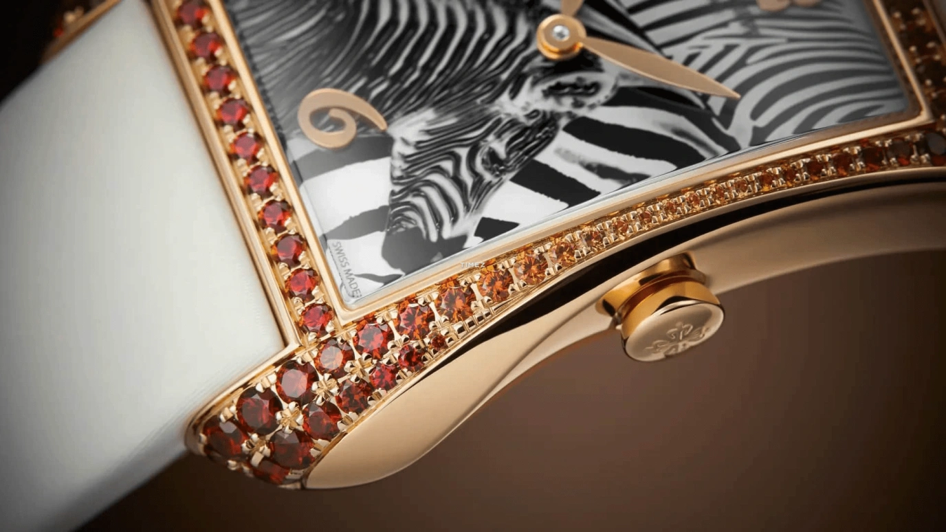 Patek Philippe,Gondolo 28.60x40.85mm,28.60x40.85mm,Rose Gold,Dual,Black,White,Quartz,In-house Caliber,Sapphire,Crystal Glass,4962,4962/200R-010