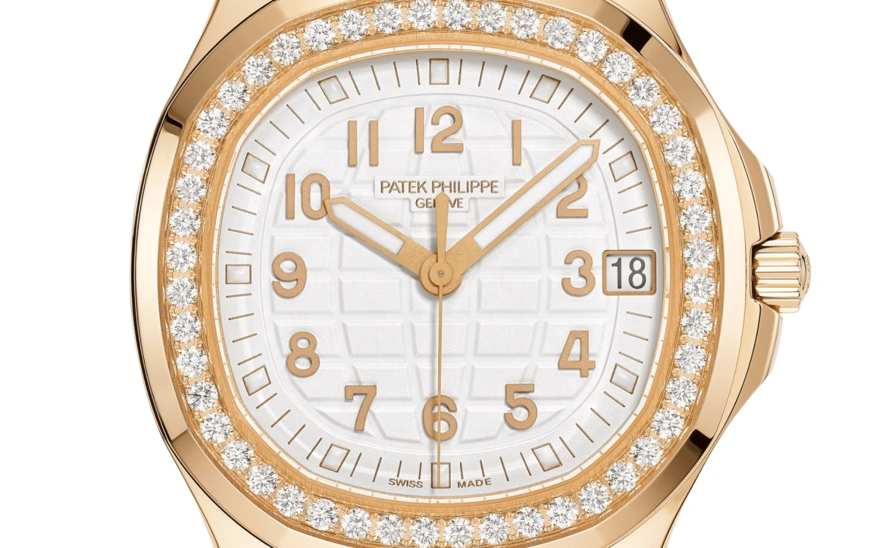 Patek Philippe,Aquanaut 38.80mm,38.80mm,Rose Gold,White,Automatic,Day,45hours,Rawan Bin Hussain,5268,5268/200R-001