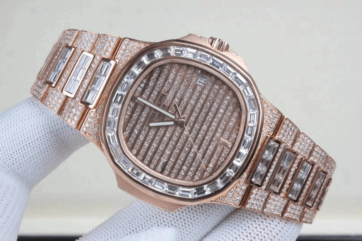 Patek Philippe,Nautilus 40mm,40mm,Rose Gold,Rose Gold,Silver,Automatic,Day,45hours,Drake,5719,5719/10R-010