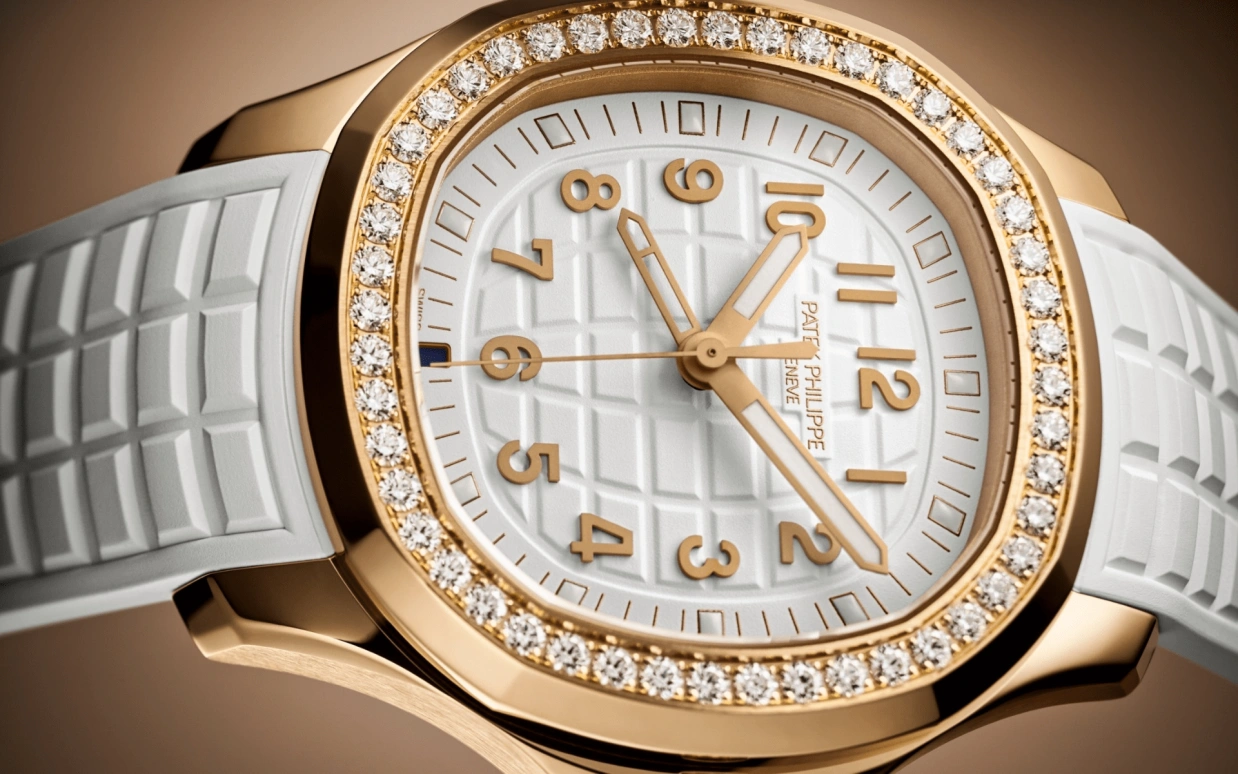 Patek Philippe,Aquanaut 38.80mm,38.80mm,Rose Gold,White,Quartz,In-house Caliber,Sapphire,5269,5269/200R-001