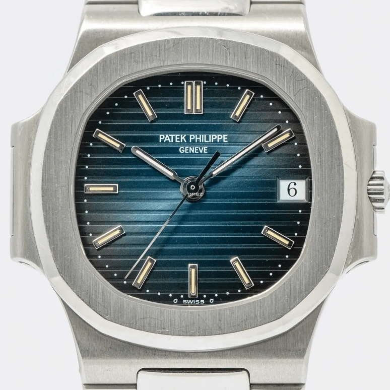 Patek Philippe,Nautilus 34mm,34mm,Stainless Steel,Black,Automatic,Day,In-house Caliber,3800,3800/1A-010
