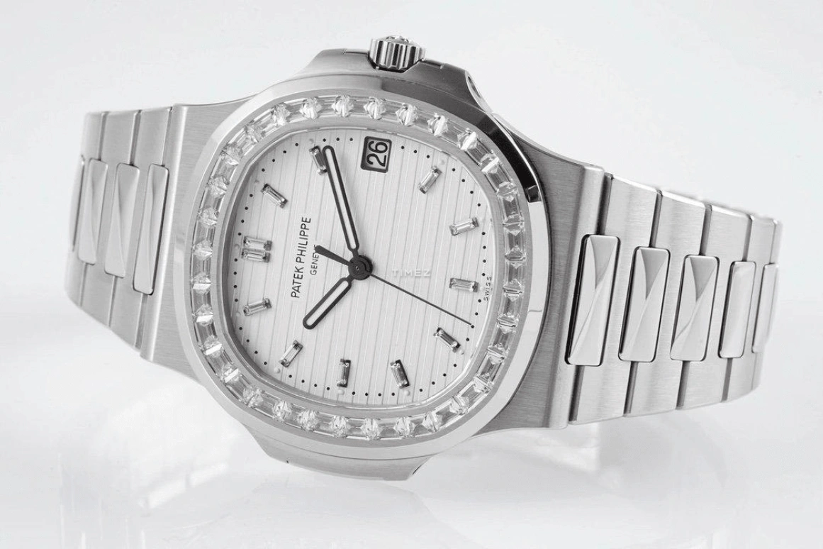 Patek Philippe,Nautilus 40mm,40mm,Platinum,White,Automatic,Day,45hours,5711,5711/110P-010