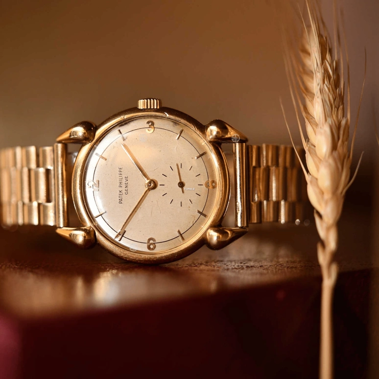 Patek Philippe,Calatrava 32mm,32mm,Yellow Gold,Cream,Automatic,45hours,In-house Caliber,2432J