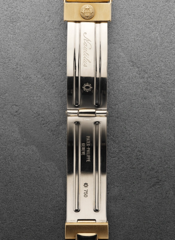 Patek Philippe,Nautilus 40mm,40mm,Yellow Gold,Dark Blue,Automatic,Day,38hours,3800,3800/001