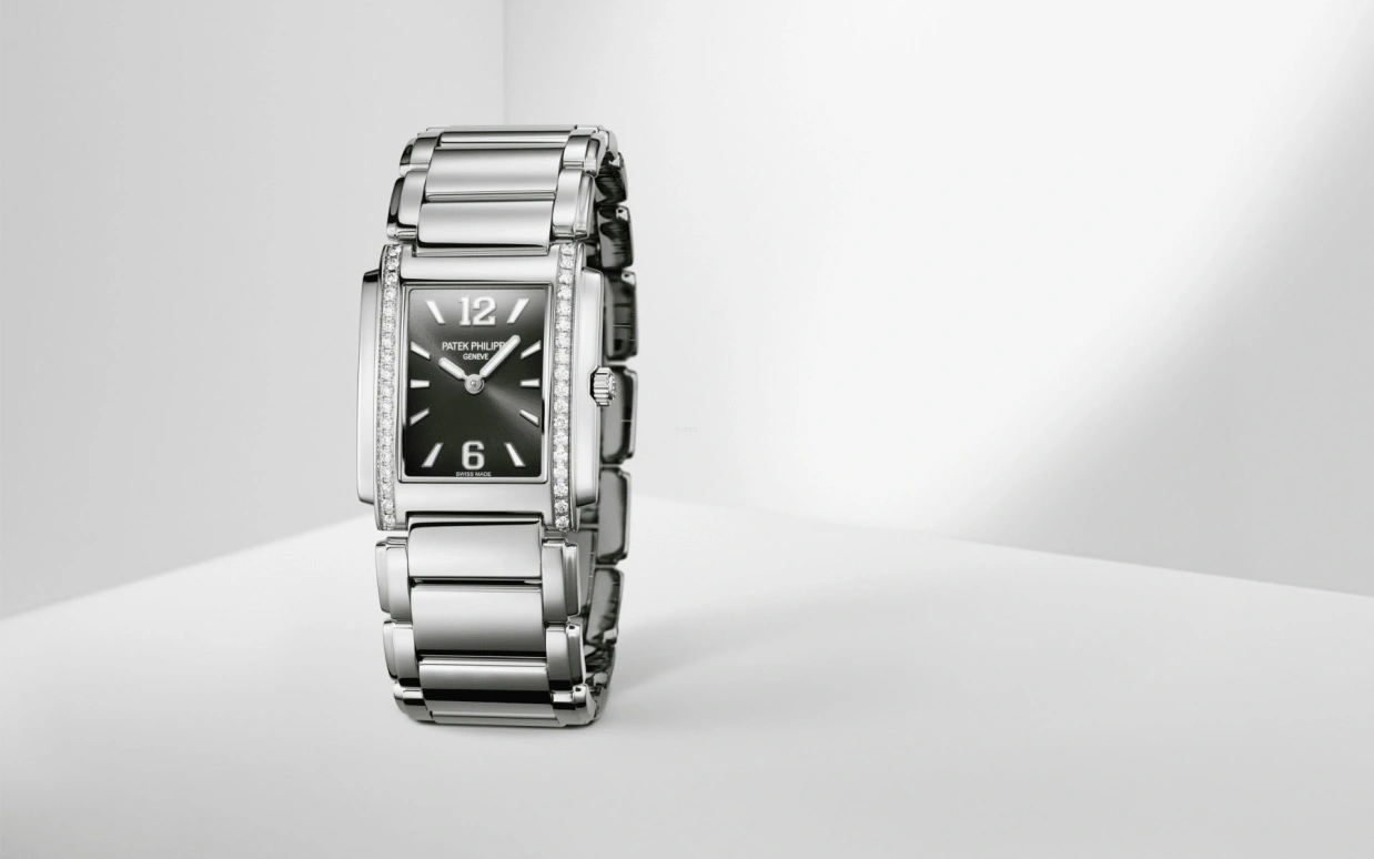 Patek Philippe,Twenty~4 25.10mm,25.10mm,Stainless Steel,Green,Quartz,In-house Caliber,Sapphire,4910,4910/1200A-011