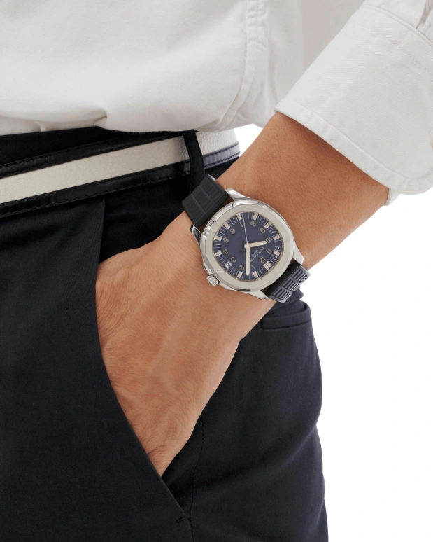 Patek Philippe,Aquanaut 38mm,38mm,Stainless Steel,Black,Automatic,Day,In-house Caliber,5065A,5065A-001