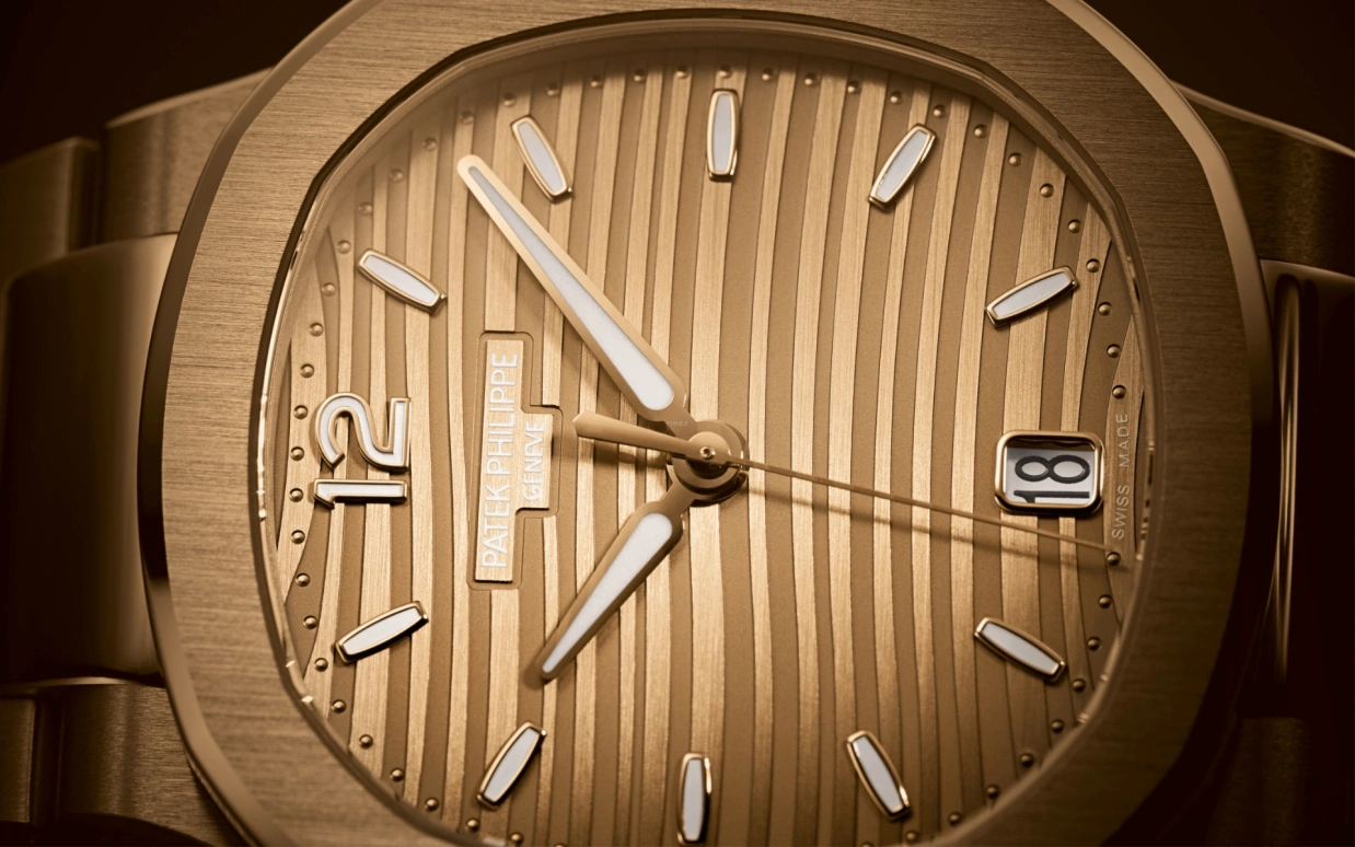 Patek Philippe,Nautilus 35.20mm,35.20mm,Rose Gold,Automatic,Day,45hours,7118,7118/1R-010