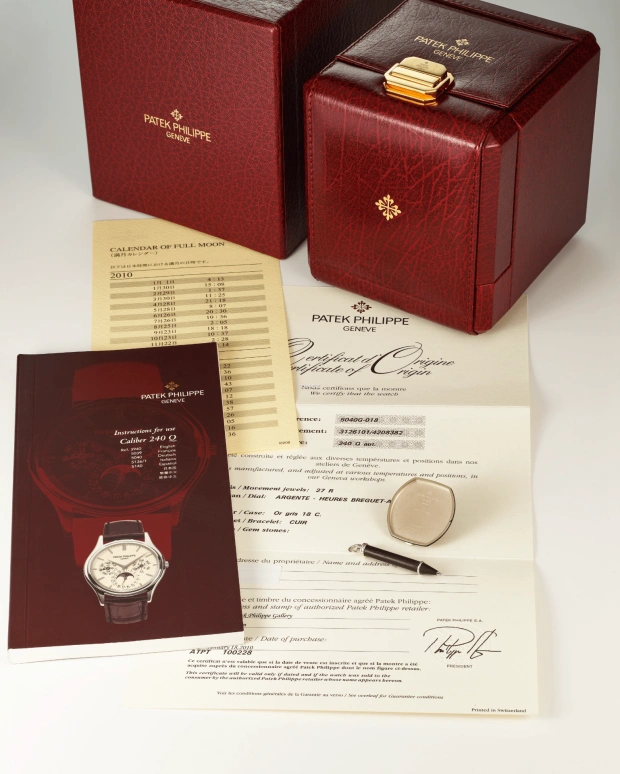 Patek Philippe,Grand Complications 5.25x35.60mm,5.25x35.60mm,White Gold,Silver,White,Automatic,Moonphase,Perpetual Calendar,Leap Year,Month,48hours,In-house Caliber,5040G,5040G-018