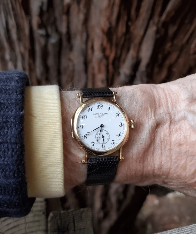 Patek Philippe,Calatrava 33mm,33mm,Yellow Gold,White,Handwound,44hours,In-house Caliber,3960J