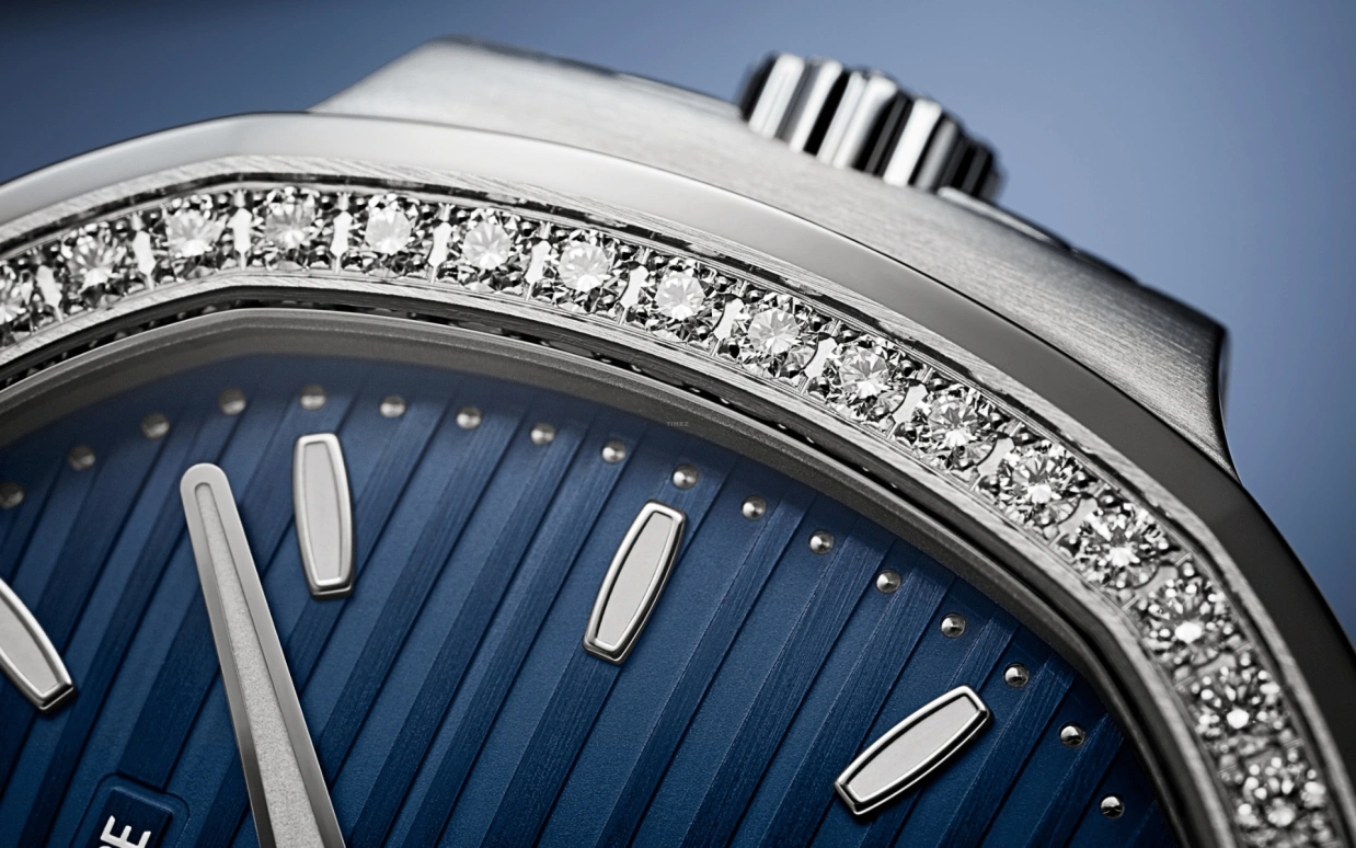 Patek Philippe,Nautilus 35.20mm,35.20mm,Stainless Steel,Blue,Automatic,Day,45hours,7118,7118/1200A-001