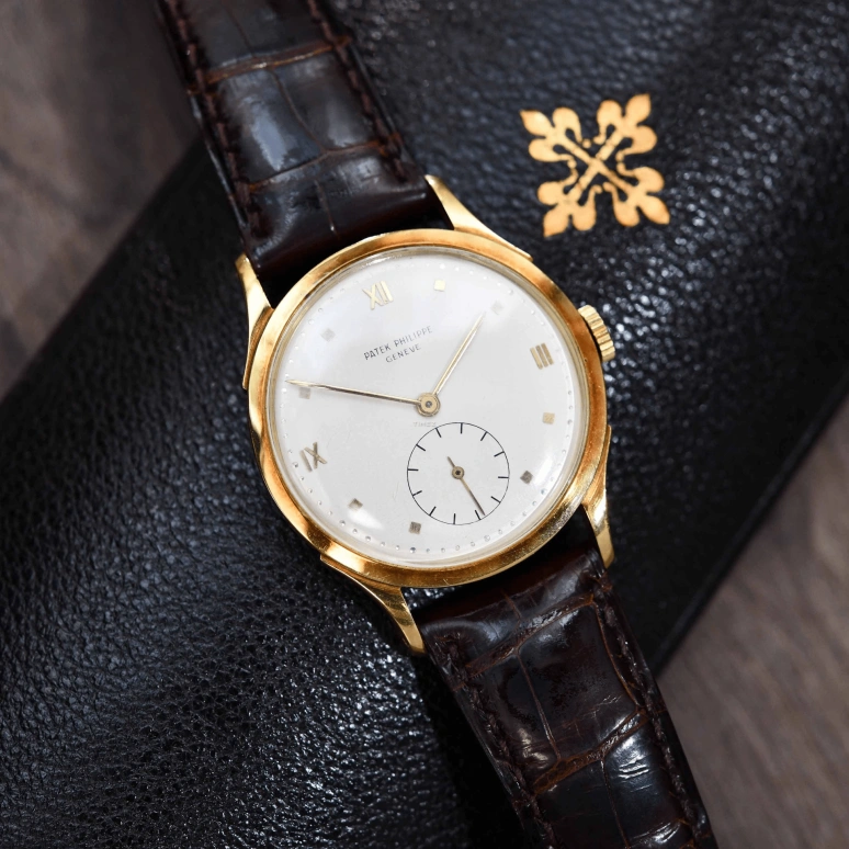 Patek Philippe,Calatrava 36mm,36mm,Yellow Gold,White,Handwound,Sapphire,Crystal Glass,Round,1589J