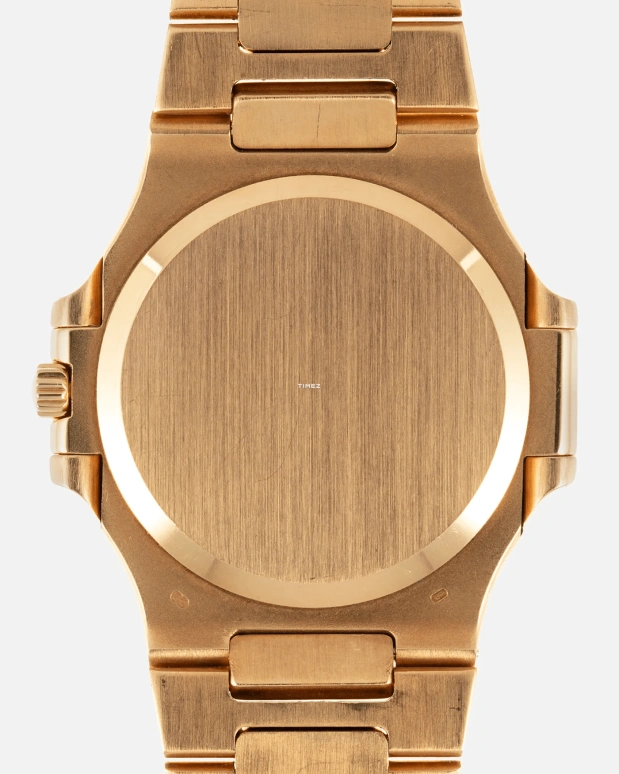 Patek Philippe,Nautilus 40mm,40mm,Yellow Gold,Black,Automatic,Day,38hours,3700J