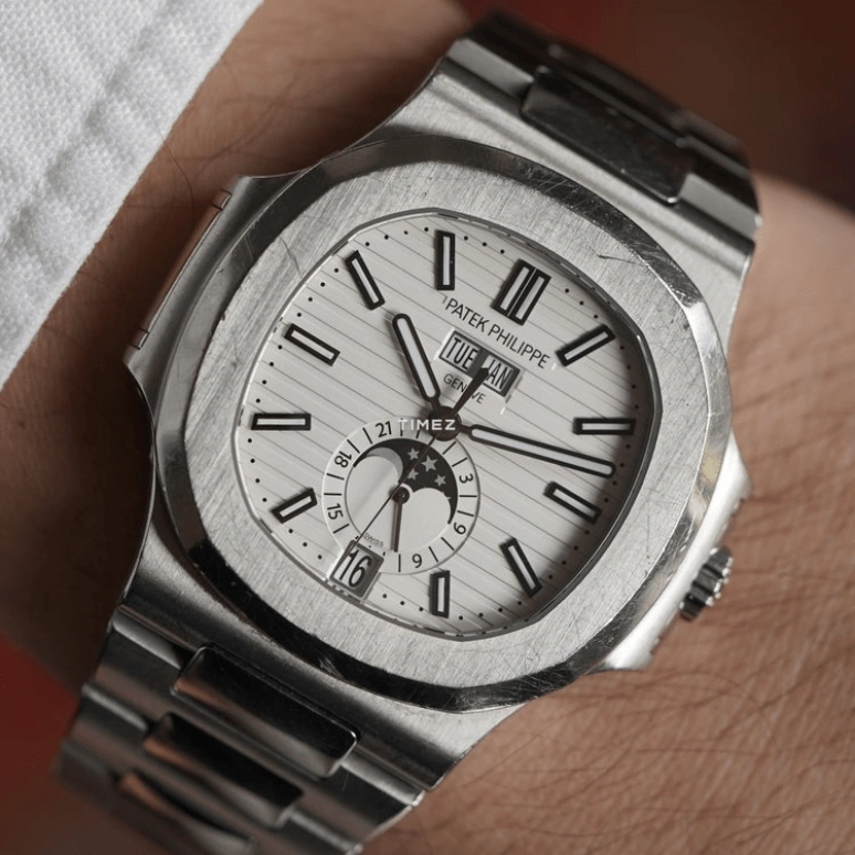 Patek Philippe,Nautilus 40.50mm,40.50mm,Stainless Steel,White,Automatic,Moonphase,Month,Date,Day,45hours,In-house Caliber,5726,5726/1A-010