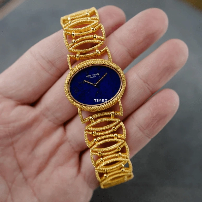 Patek Philippe,Other 31.50x26.50mm,31.50x26.50mm,Yellow Gold,Blue,Handwound,38hours,In-house Caliber,4290,4290/2J