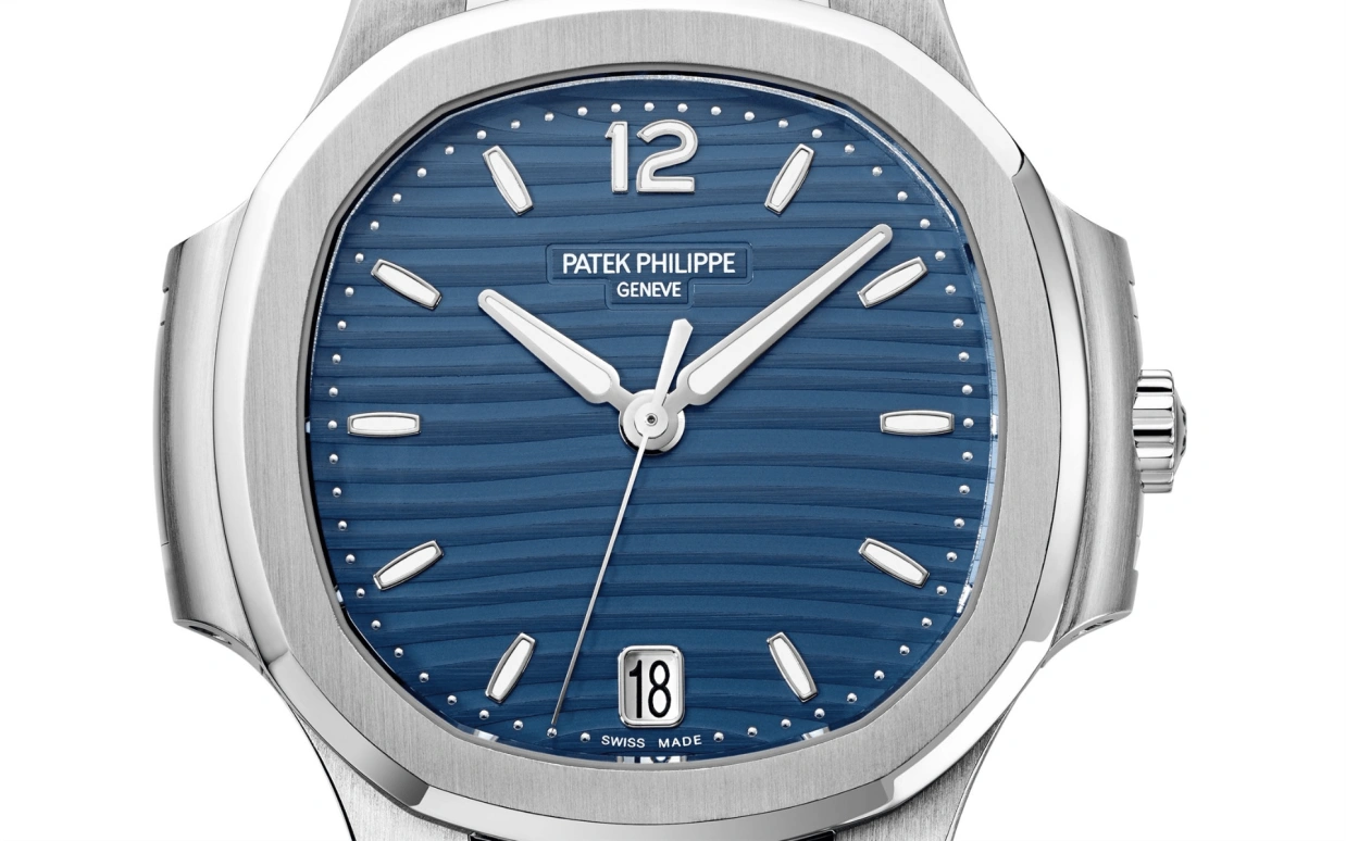 Patek Philippe,Nautilus 35.20mm,35.20mm,Stainless Steel,Blue,Automatic,Day,45hours,7118,7118/1A-001