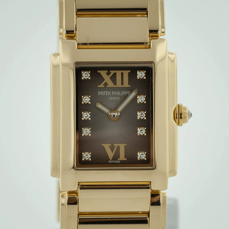 Patek Philippe,Twenty~4 26.30x22mm,26.30x22mm,Yellow Gold,Coffee,Brown,Quartz,In-house Caliber,Sapphire,Crystal Glass,4907,4907/1J-011