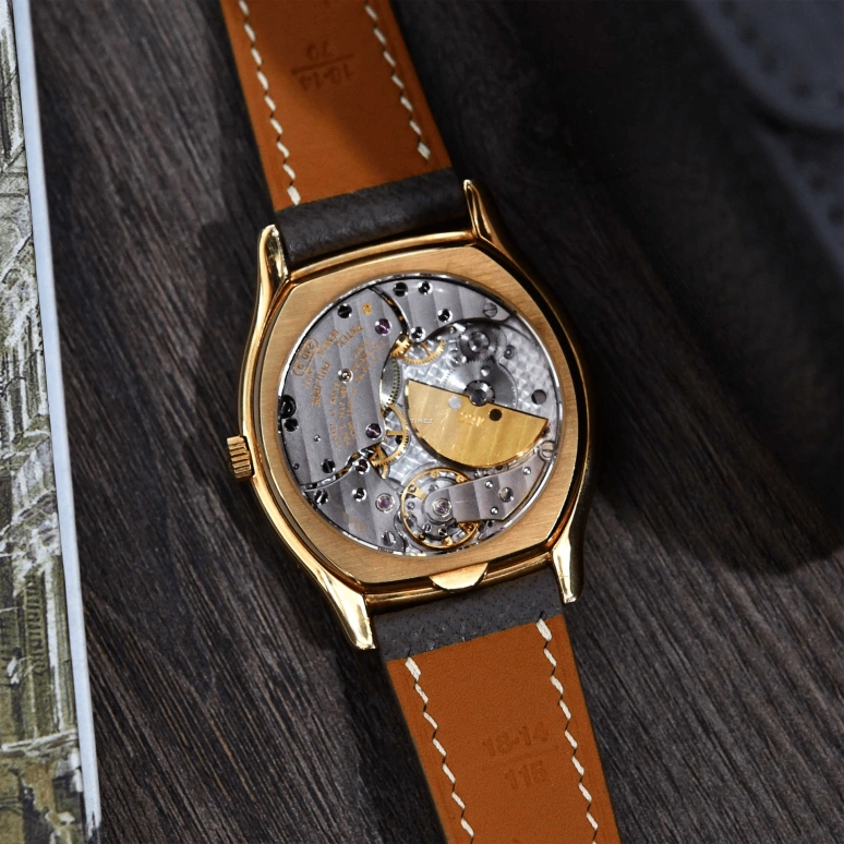 Patek Philippe,Grand Complications 35x42mm,35x42mm,Yellow Gold,White,Automatic,Moonphase,Perpetual Calendar,Leap Year,Month,In-house Caliber,Sapphire,Crystal Glass,5040J