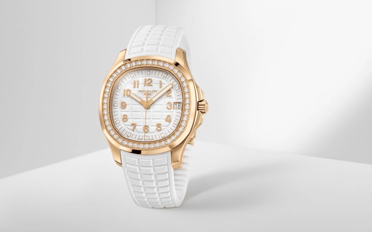 Patek Philippe,Aquanaut 38.80mm,38.80mm,Rose Gold,White,Automatic,Day,45hours,Rawan Bin Hussain,5268,5268/200R-001