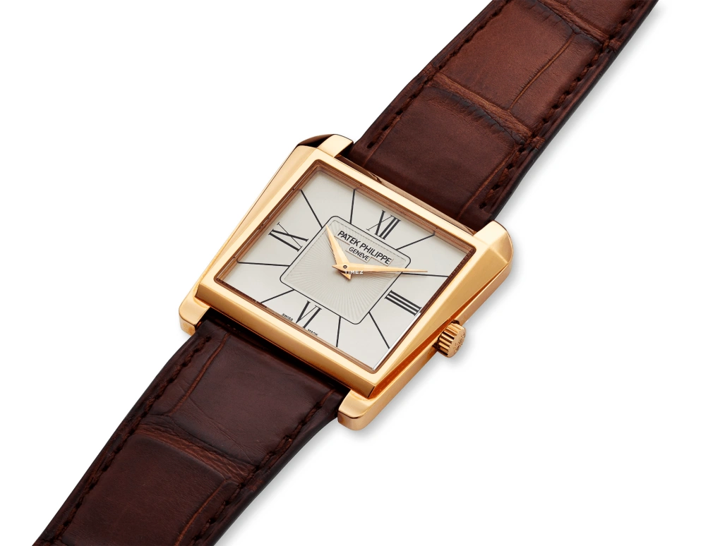 Patek Philippe,Gondolo 32.50x34mm,32.50x34mm,Rose Gold,White,Handwound,44hours,In-house Caliber,5489R,5489R-001