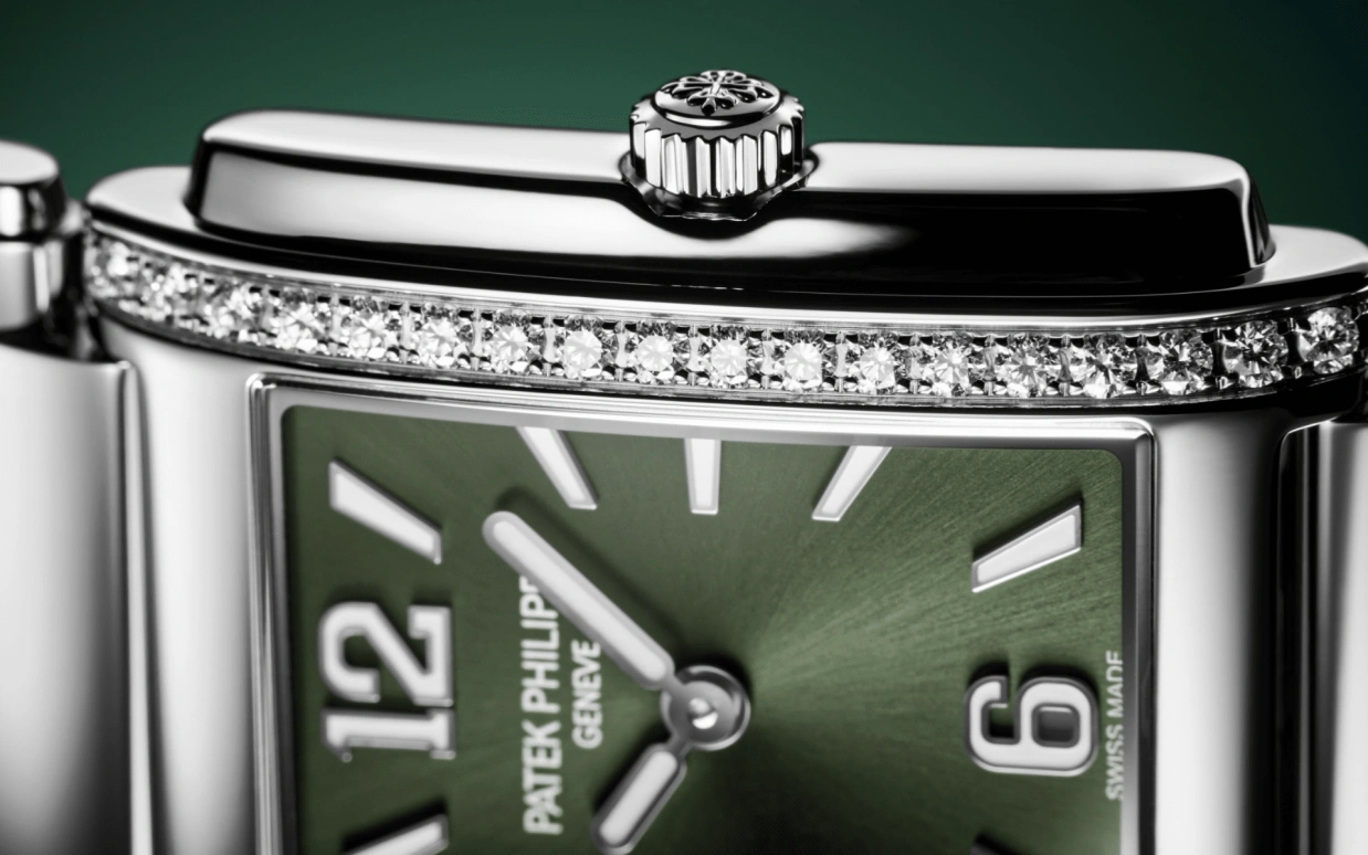 Patek Philippe,Twenty~4 25.10mm,25.10mm,Stainless Steel,Green,Quartz,In-house Caliber,Sapphire,4910,4910/1200A-011