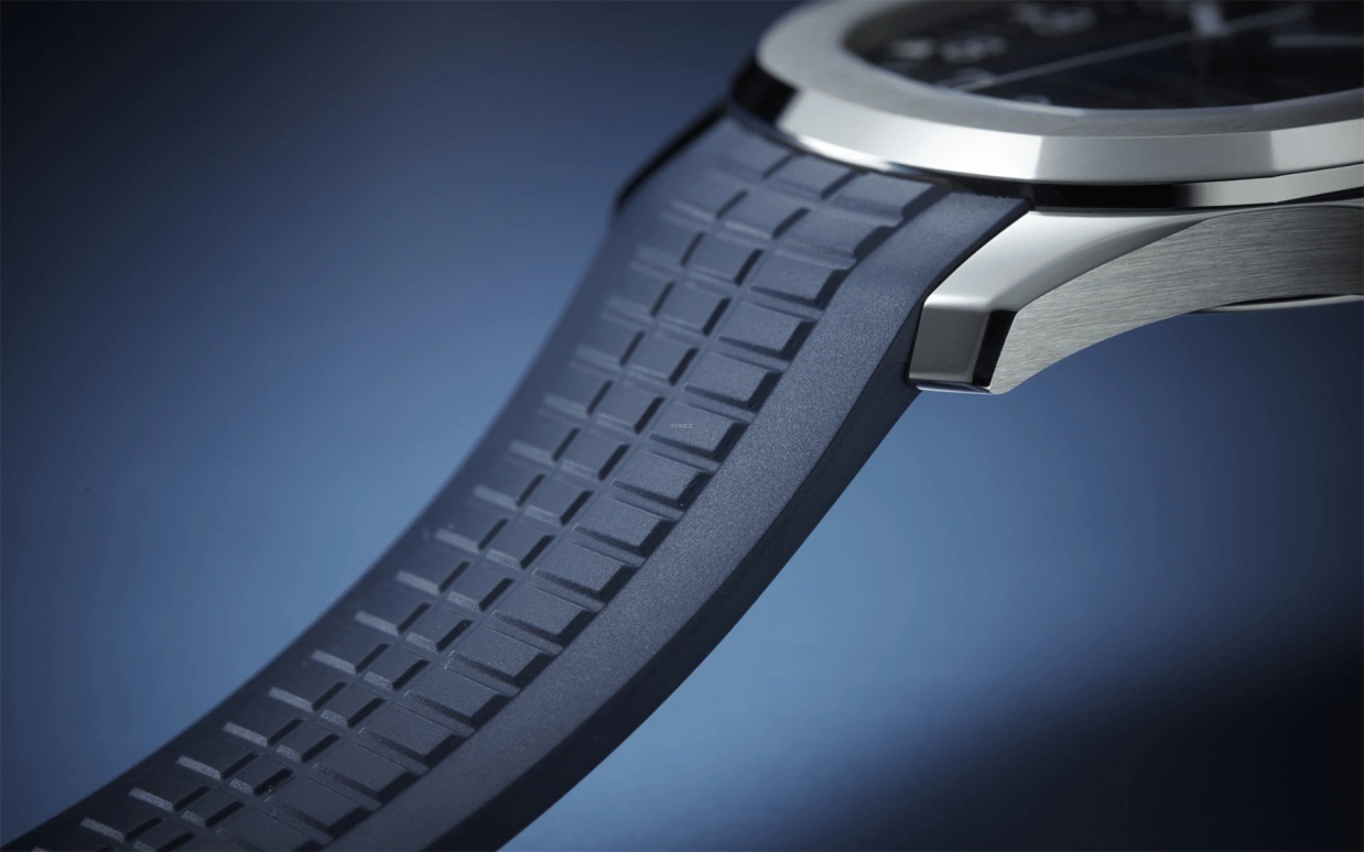Patek Philippe,Aquanaut 42.20mm,42.20mm,White Gold,Blue,Automatic,45hours,In-house Caliber,Lisandro Martínez,Harry Kane,JJ Lin,5168G,5168G-001