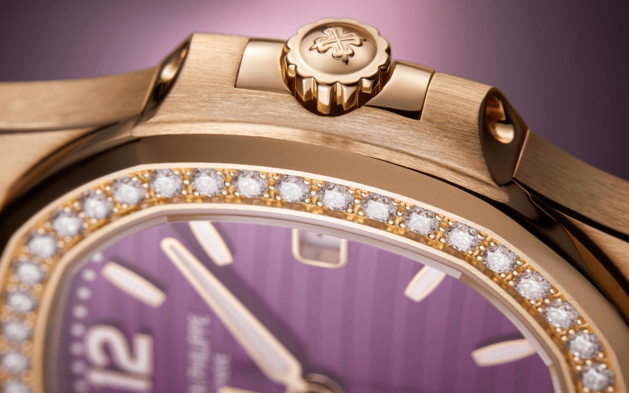 Patek Philippe,Nautilus 32mm,32mm,Rose Gold,Purple,Quartz,Day,In-house Caliber,7010R,7010R-013