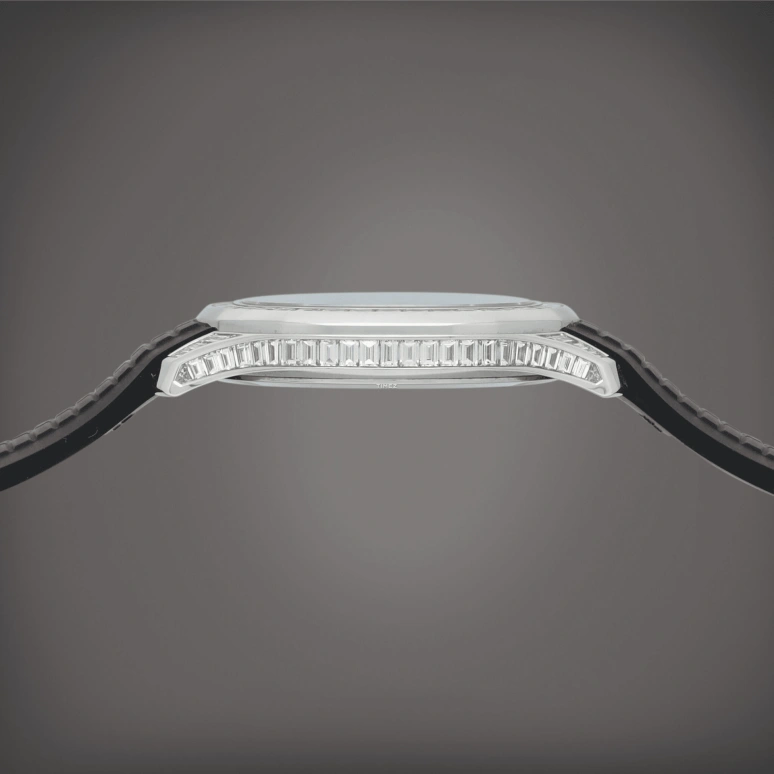 Patek Philippe,Aquanaut 40mm,40mm,White Gold,Black,Automatic,Day,45hours,5167,5167/300G-010