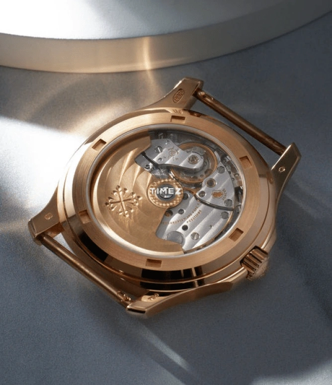 Patek Philippe,Nautilus 34x35mm,34x35mm,Rose Gold,White,Automatic,Day,Sapphire,5060SR,5060SR-010