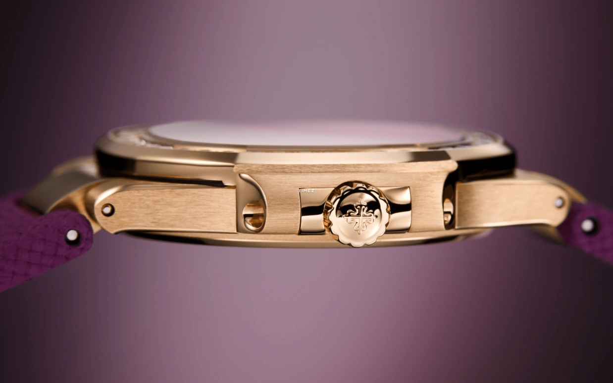 Patek Philippe,Nautilus 32mm,32mm,Rose Gold,Purple,Quartz,Day,In-house Caliber,7010R,7010R-013
