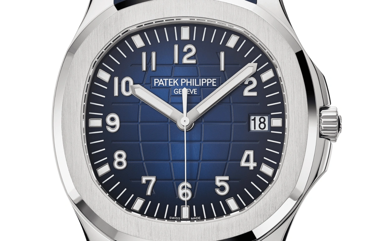 Patek Philippe,Aquanaut 42.20mm,42.20mm,White Gold,Blue,Automatic,45hours,In-house Caliber,Lisandro Martínez,Harry Kane,JJ Lin,5168G,5168G-001