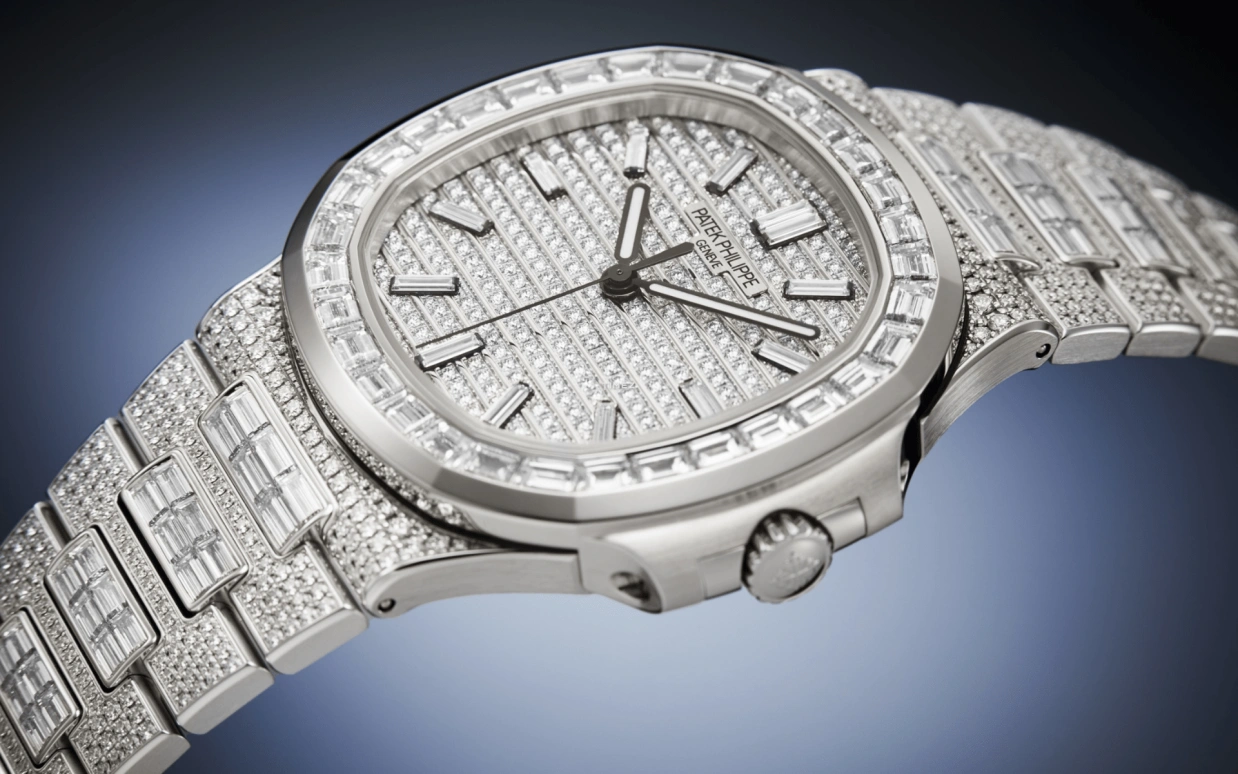 Patek Philippe,Nautilus 41mm,41mm,White Gold,Silver,Automatic,45hours,In-house Caliber,5811,5811/1460G-001