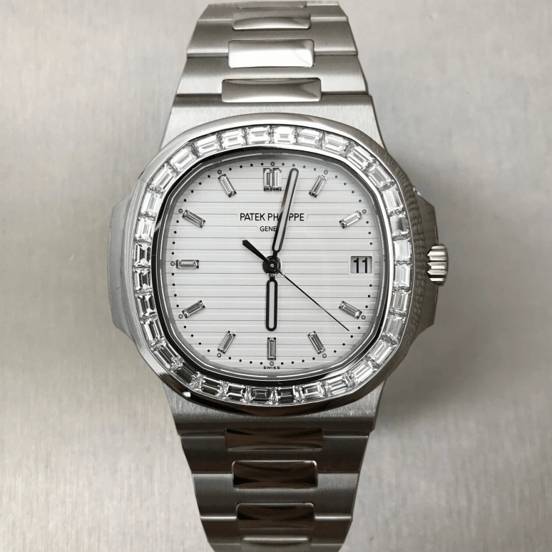 Patek Philippe,Nautilus 40mm,40mm,Platinum,White,Automatic,Day,45hours,5711,5711/110P-010