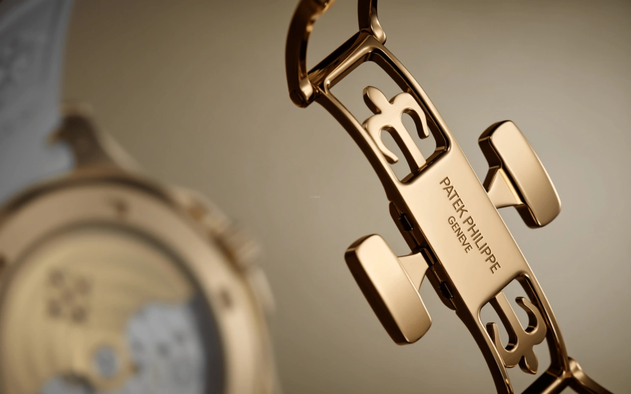 Patek Philippe,Aquanaut 38.80mm,38.80mm,Rose Gold,White,Automatic,Day,45hours,Rawan Bin Hussain,5268,5268/200R-001