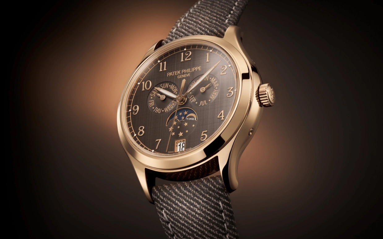 Patek Philippe,Complications 38mm,38mm,Rose Gold,Maroon,Automatic,Moonphase,Annual Calendar,Month,Date,35hours,In-house Caliber,4946R,4946R-001