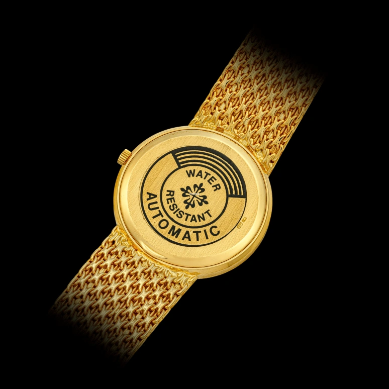 Patek Philippe,Calatrava 33mm,33mm,Yellow Gold,White,Automatic,Day,Sapphire,Crystal Glass,3802,3802/110