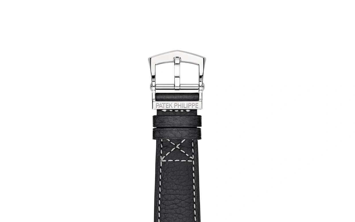 Patek Philippe,Complications 42.20mm,42.20mm,Platinum,Black,Automatic,Day,Dule Time,Alarm,Day / Night Indication,45hours,In-house Caliber,5520P,5520P-001