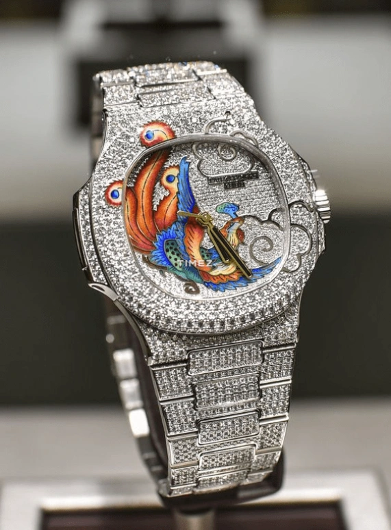 Patek Philippe,Nautilus 40mm,40mm,White Gold,Silver,Multi-Color,Automatic,45hours,In-house Caliber,5720,5720/2G-001