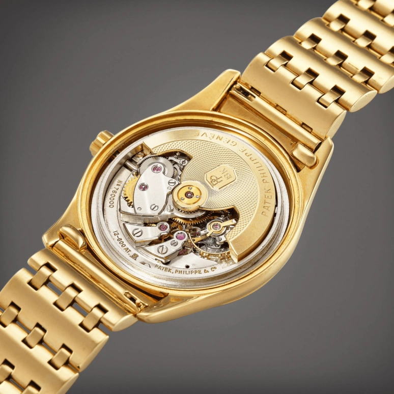 Patek Philippe,Calatrava 36mm,36mm,Yellow Gold,White,Automatic,In-house Caliber,Sapphire,2526J