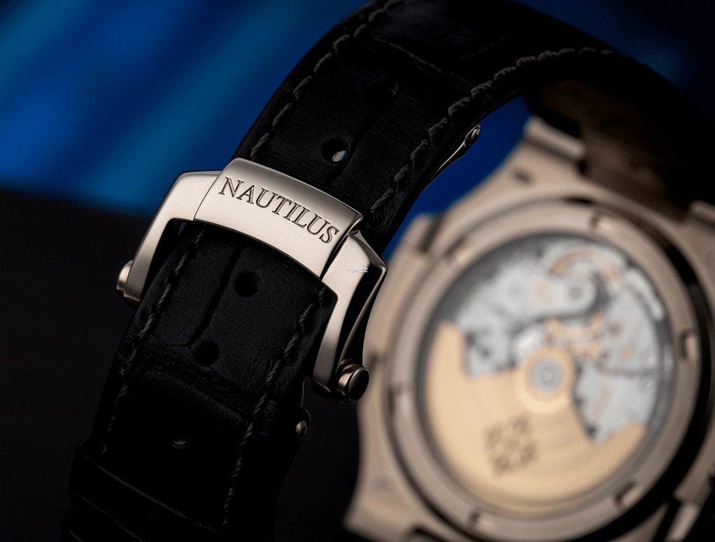 Patek Philippe,Nautilus 40mm,40mm,White Gold,Grey,Automatic,Day,45hours,5711G,5711G-001