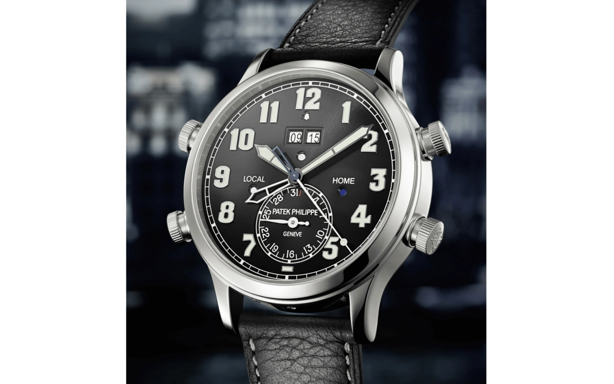 Patek Philippe,Complications 42.20mm,42.20mm,Platinum,Black,Automatic,Day,Dule Time,Alarm,Day / Night Indication,45hours,In-house Caliber,5520P,5520P-001
