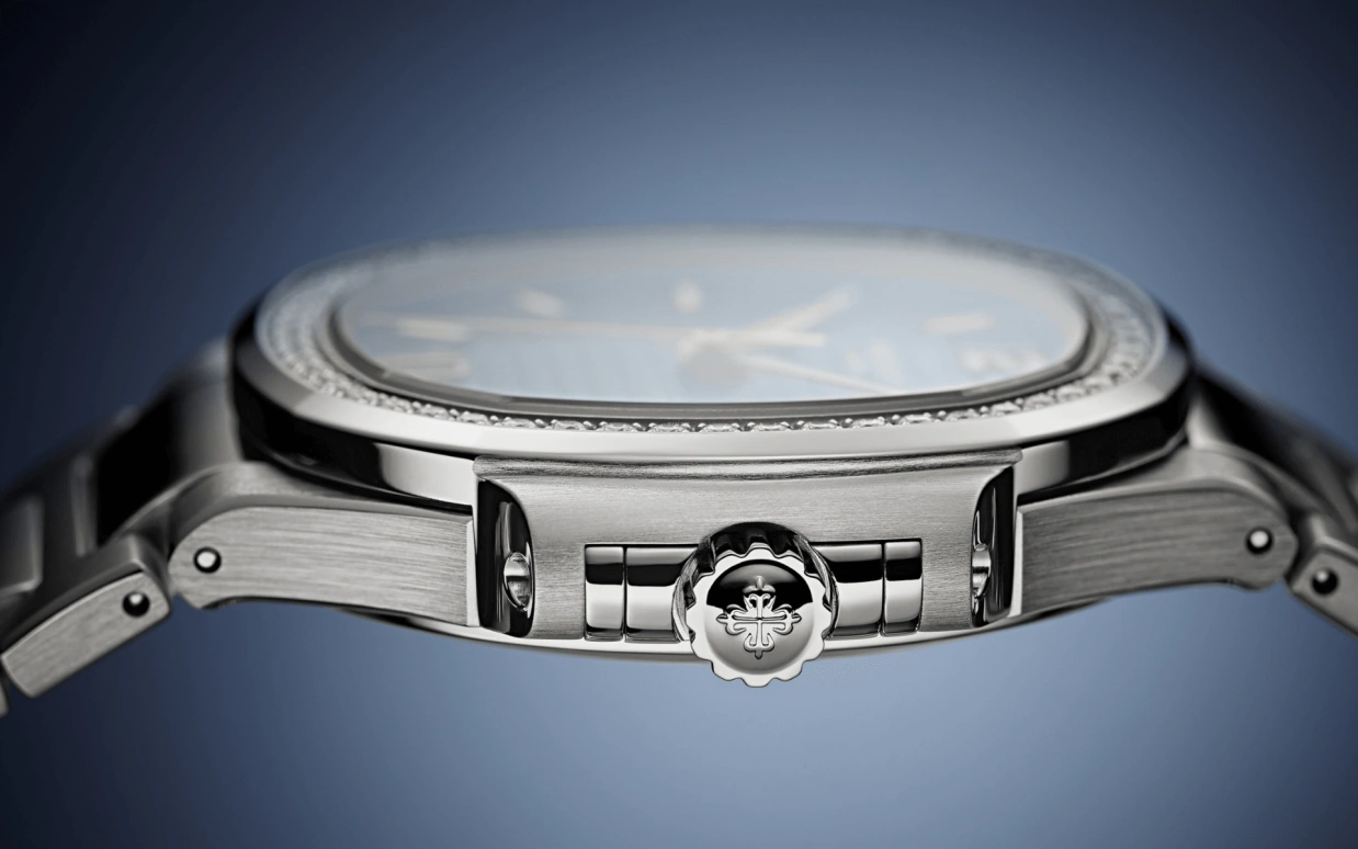 Patek Philippe,Nautilus 35.20mm,35.20mm,Stainless Steel,Blue,Automatic,Day,45hours,7118,7118/1200A-001