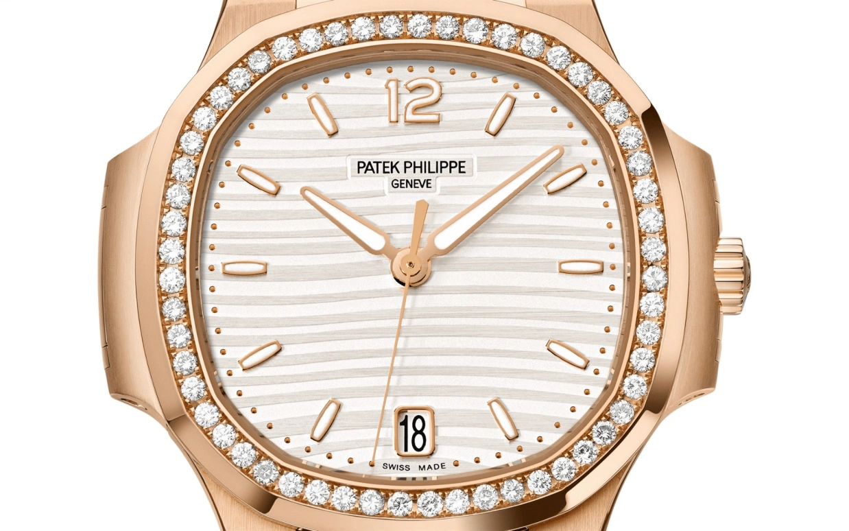 Patek Philippe,Nautilus 35.20mm,35.20mm,Rose Gold,Silver,Automatic,Day,45hours,7118,7118/1200R-001