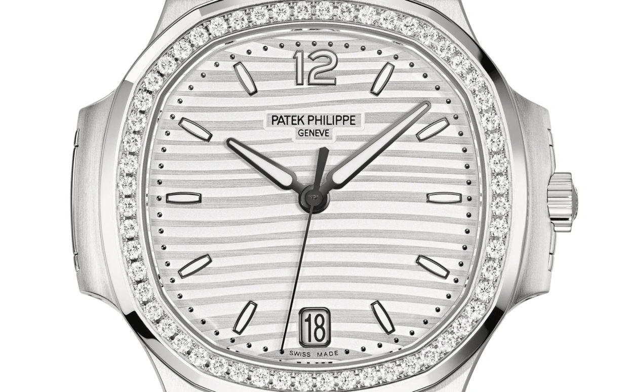 Patek Philippe,Nautilus 35.20mm,35.20mm,Stainless Steel,White,Automatic,Day,45hours,7118,7118/1200A-010