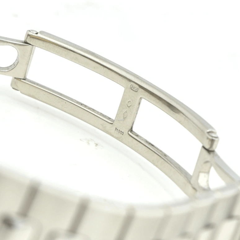 Patek Philippe,Nautilus 40mm,40mm,Platinum,White,Automatic,Day,45hours,5711,5711/113P-010